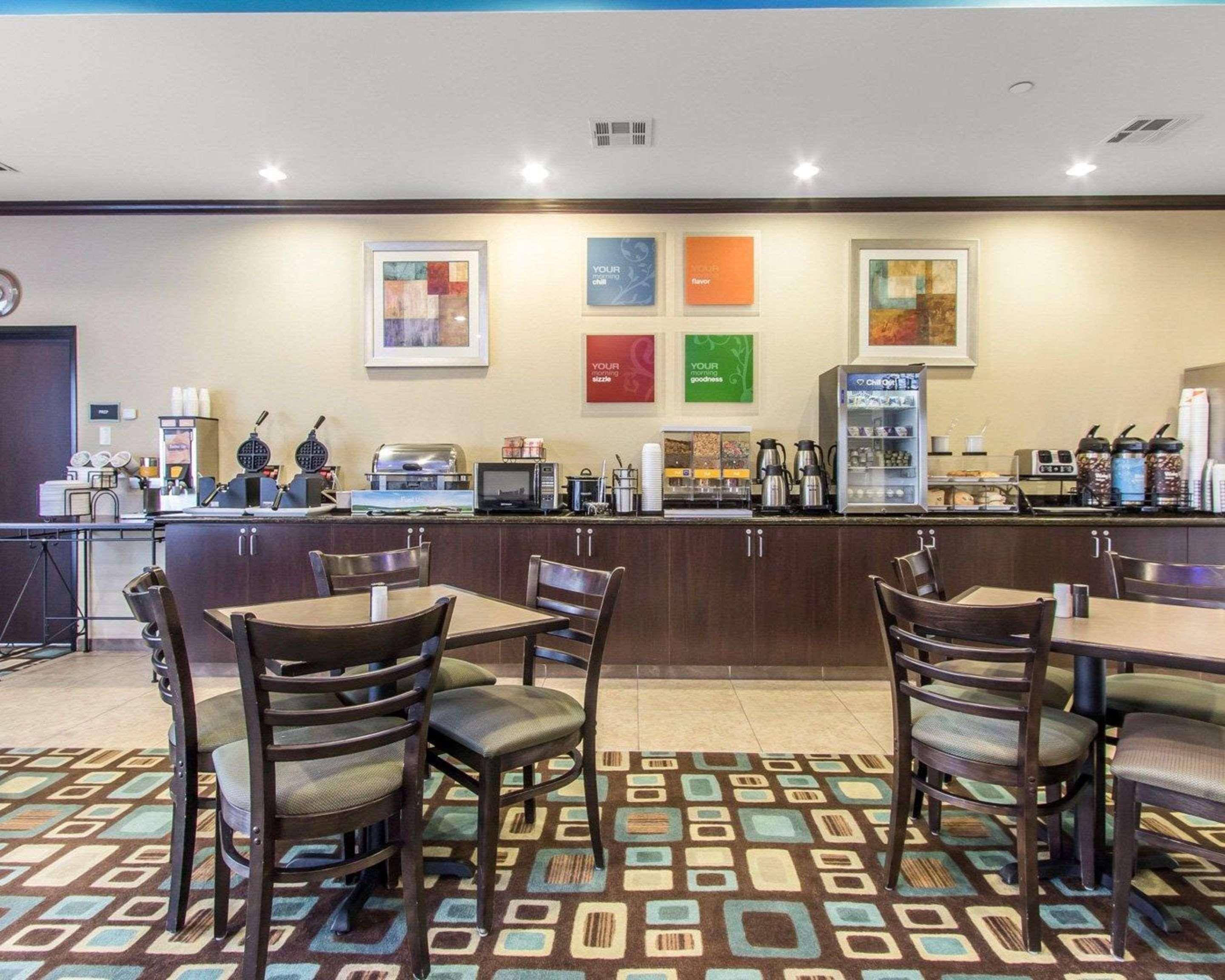 Comfort Inn & Suites Oklahoma City West - I-40 Экстерьер фото