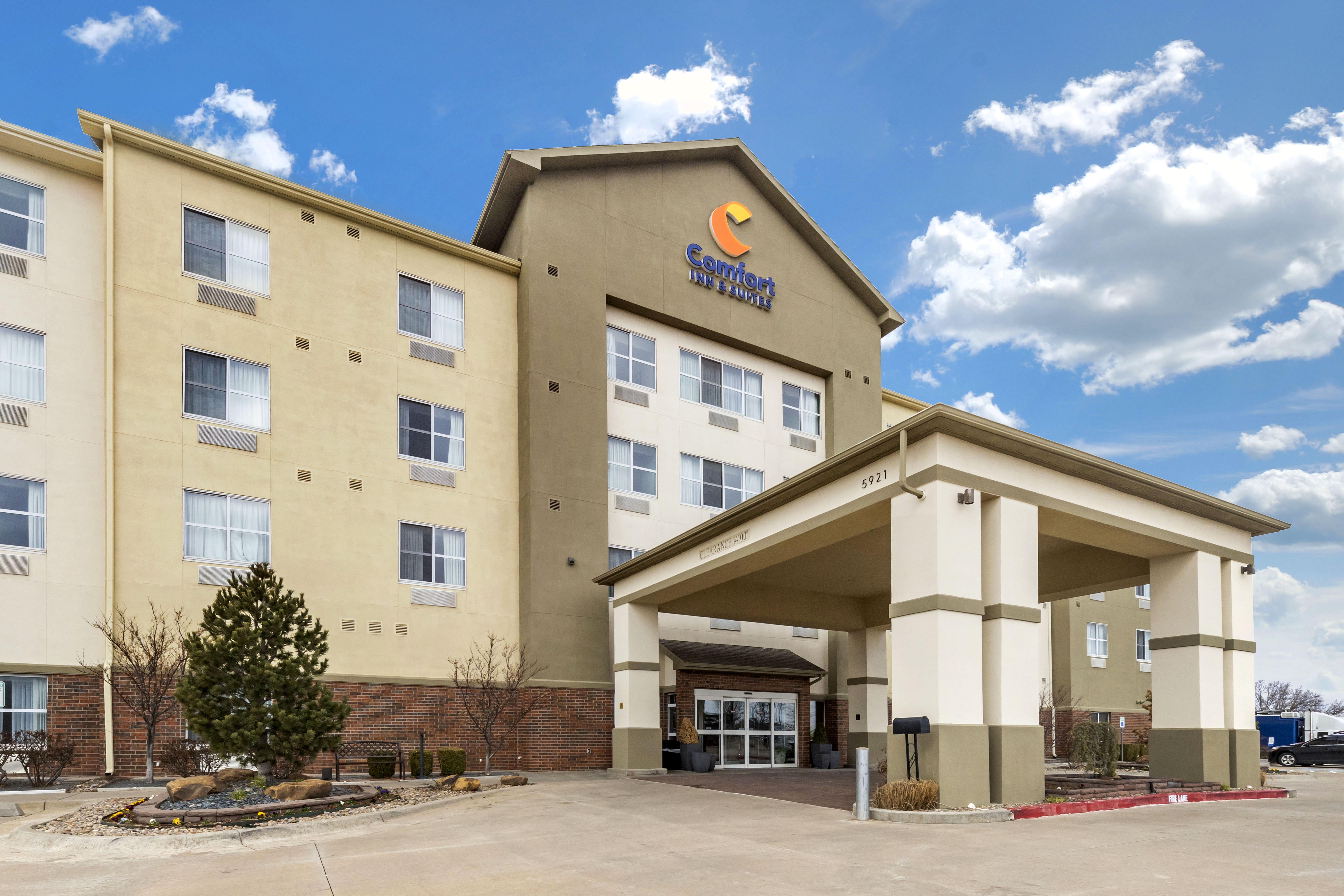 Comfort Inn & Suites Oklahoma City West - I-40 Экстерьер фото